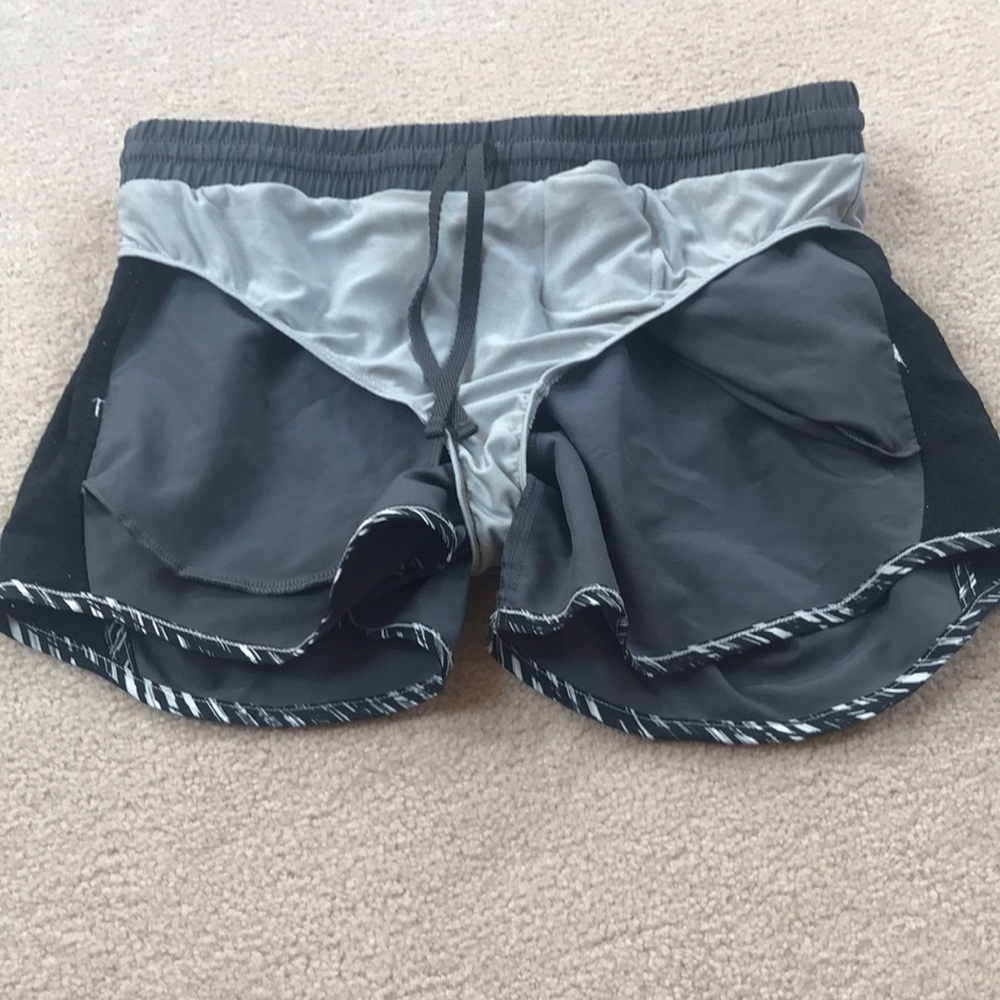 Under armour shorts - Picture 8 of 8